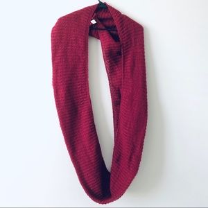 BP Winter infinity scarf red